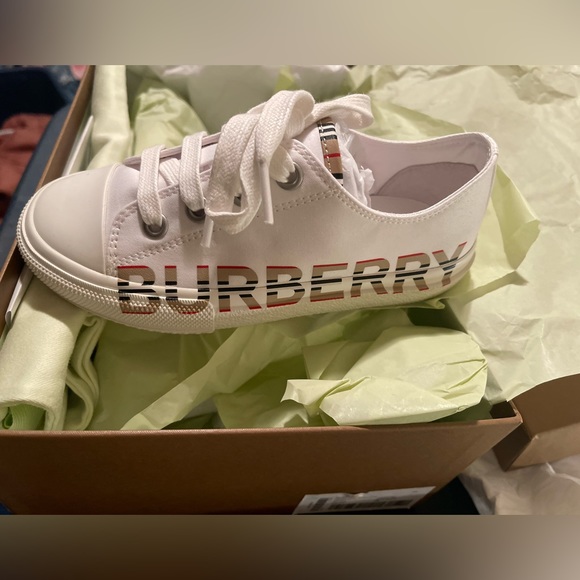 Boys Burberry Sneakers - Picture 2 of 5